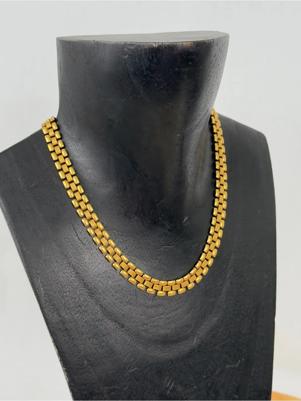 Classic Vintage Monet Panther Link Chain Necklace Slinky Gold Tone Collar - Picture 3 of 10